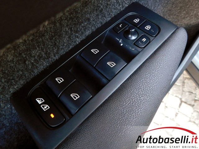 VOLVO XC40 T2 ESSENTIAL - foto 44