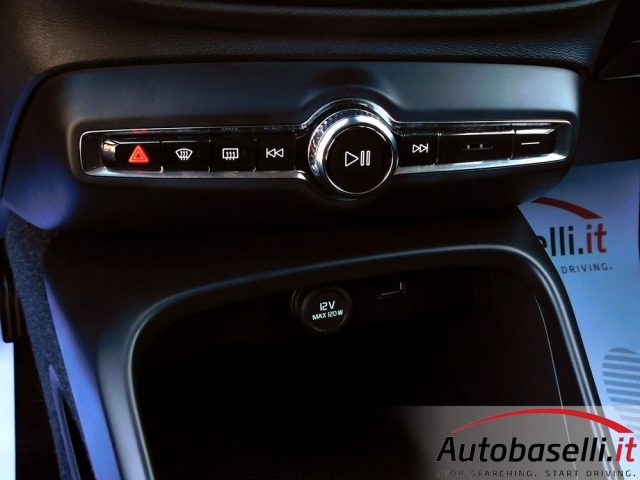 VOLVO XC40 T2 ESSENTIAL - foto 31