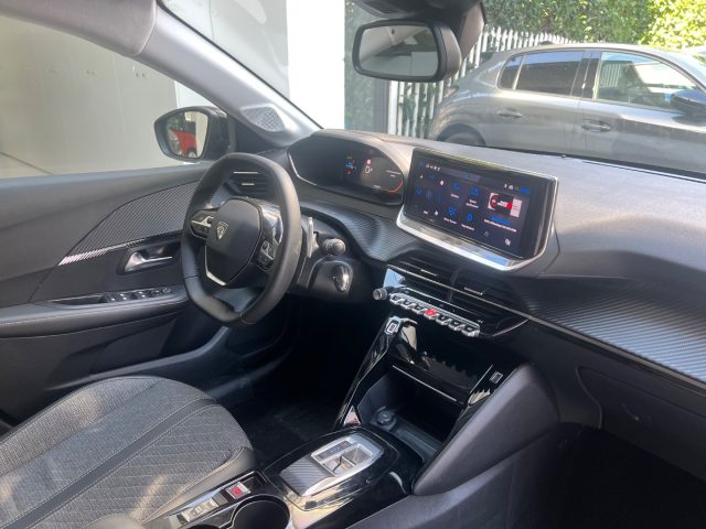 PEUGEOT 208 usata, con USB