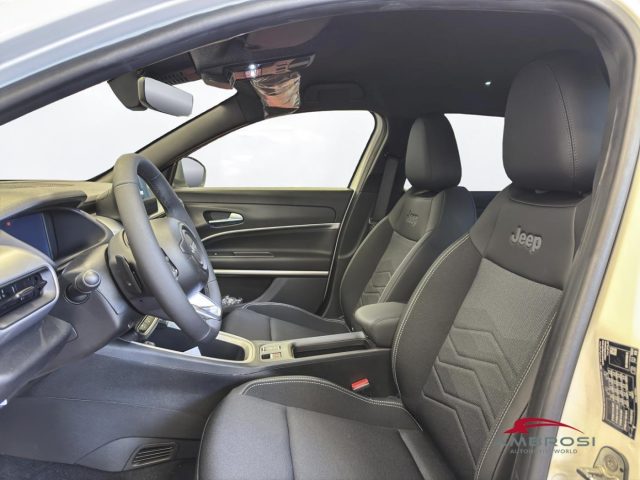 JEEP AVENGER E-HYBRID ALTITUDE - foto 9