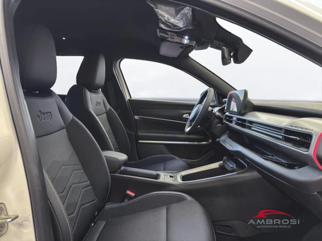 JEEP AVENGER E-HYBRID ALTITUDE - foto 11