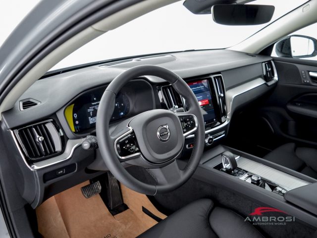 VOLVO V60 B4 MILD HYBRID BENZINA PLUS DARK - foto 8