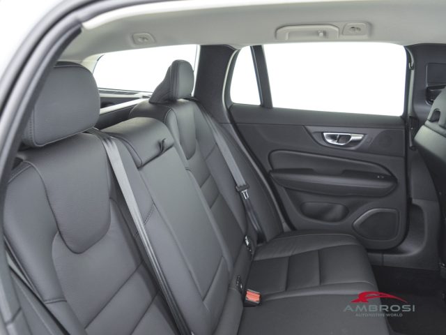 VOLVO V60 B4 MILD HYBRID BENZINA PLUS DARK - foto 11