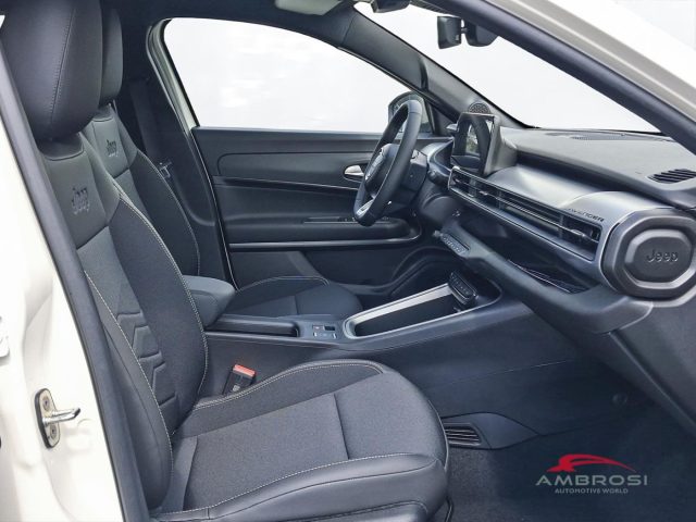 JEEP AVENGER E-HYBRID ALTITUDE - foto 12