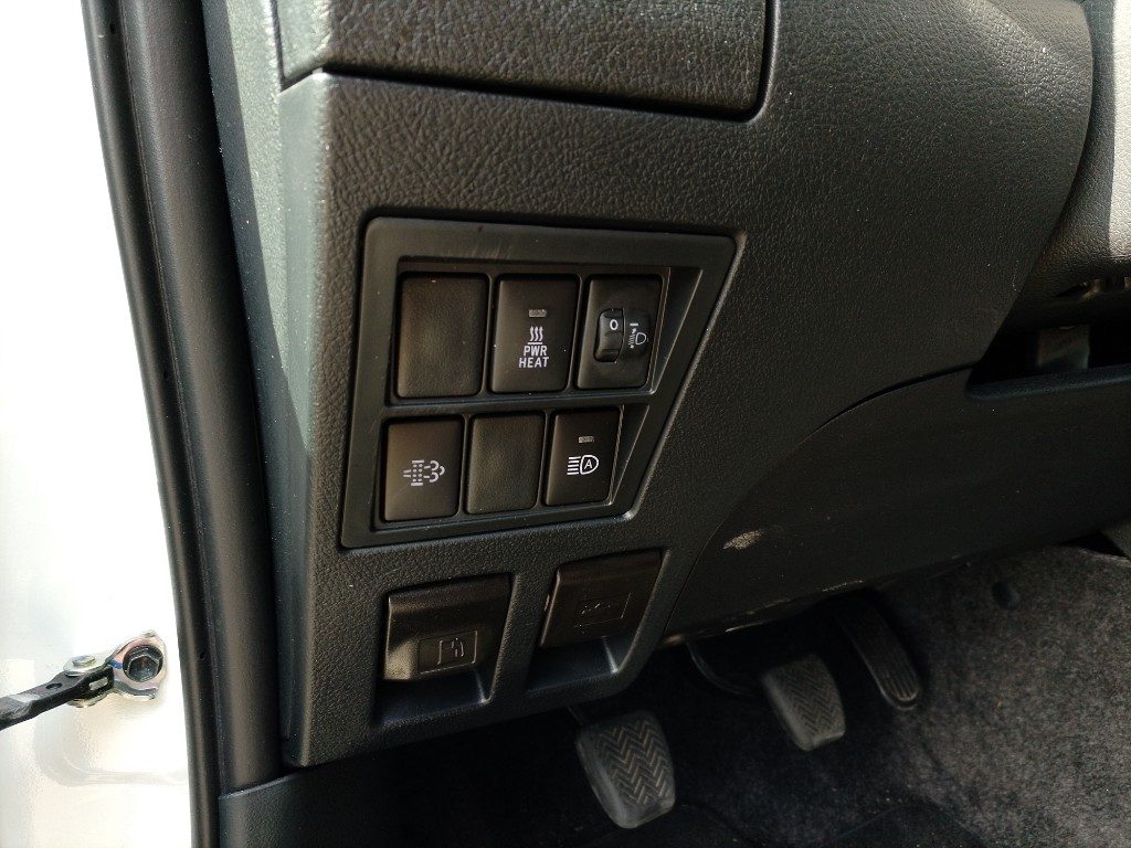 Immagine di TOYOTA Hilux 2.8 D-4D 4WD 4 porte Double Cab del 03/2026 km 3000