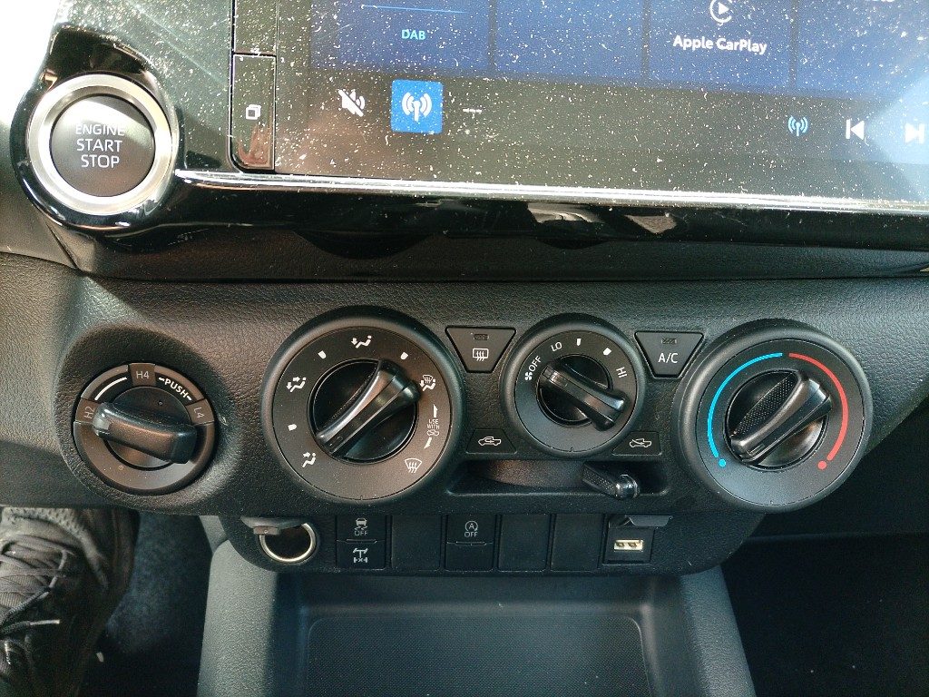 Immagine di TOYOTA Hilux 2.8 D-4D 4WD 4 porte Double Cab del 03/2026 km 3000