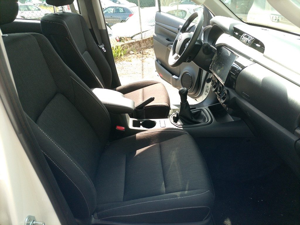 Immagine di TOYOTA Hilux 2.8 D-4D 4WD 4 porte Double Cab del 03/2026 km 3000