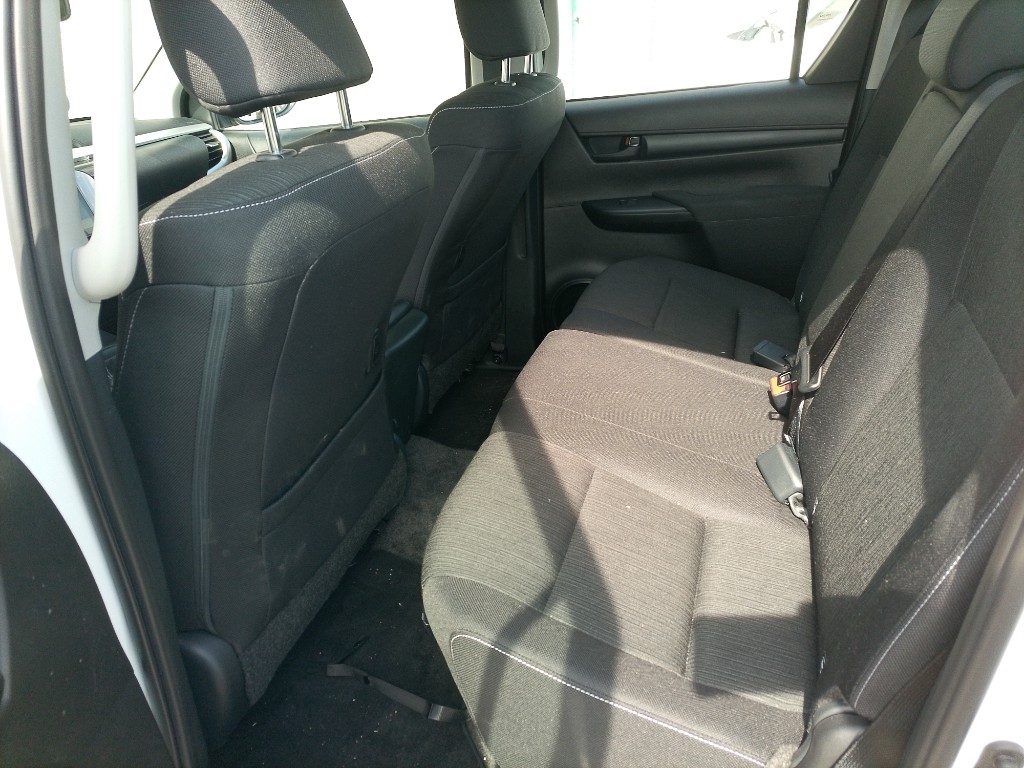 Immagine di TOYOTA Hilux 2.8 D-4D 4WD 4 porte Double Cab del 03/2026 km 3000
