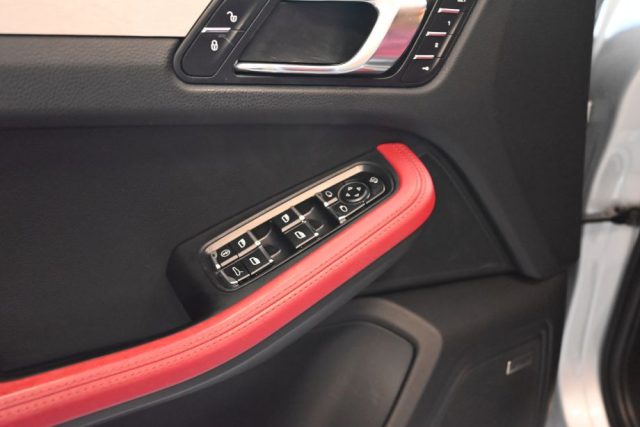 PORSCHE Macan usata 38