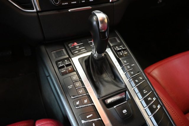 PORSCHE Macan usata 44