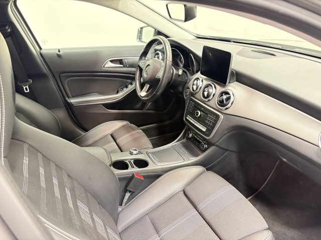 MERCEDES-BENZ GLA 200 D 4MATIC AUTO SPORT - foto 4
