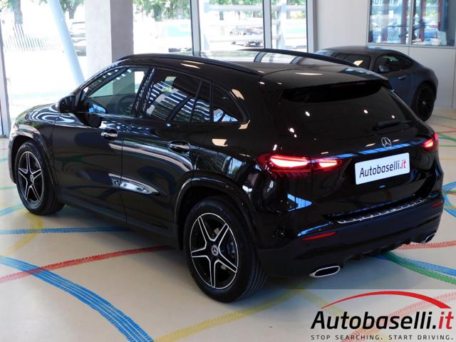MERCEDES-BENZ GLA 180 usata, con Touch screen