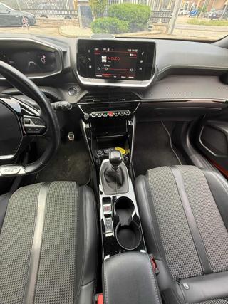 PEUGEOT 2008 usata, con Airbag testa