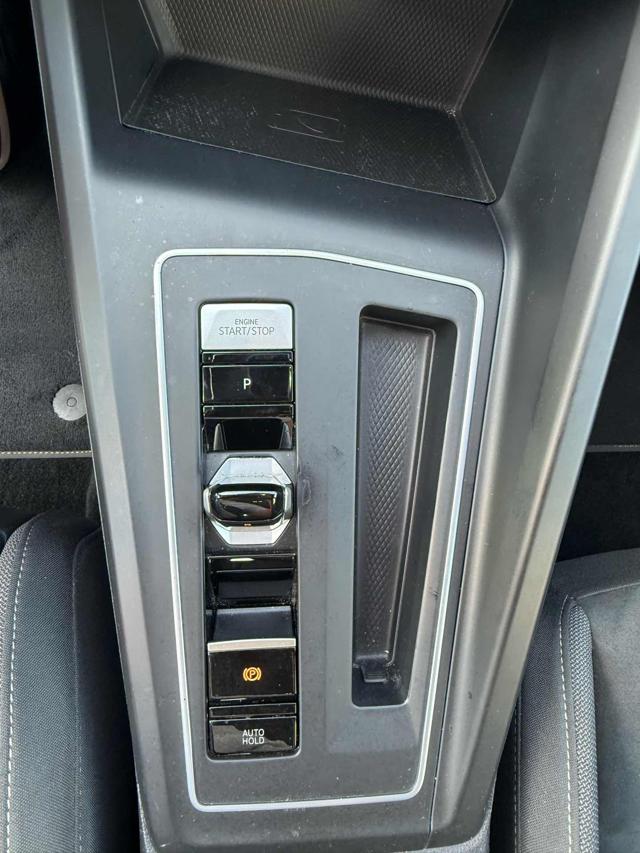 VOLKSWAGEN Golf usata, con Sedile posteriore sdoppiato