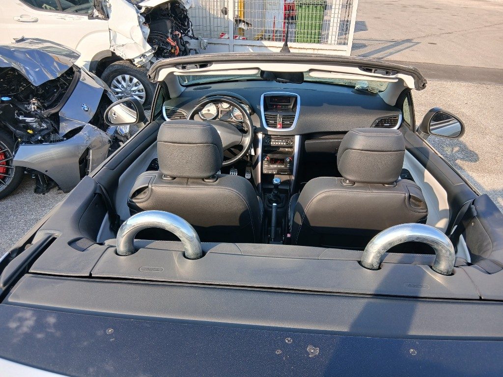 Immagine di PEUGEOT 207 1.6 VTi 120CV CC Roland Garros del 06/2008 km 146145