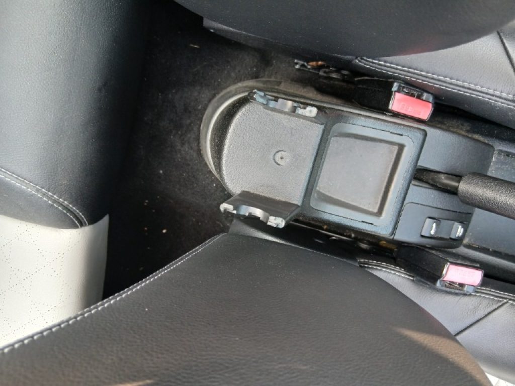 Immagine di PEUGEOT 207 1.6 VTi 120CV CC Roland Garros del 06/2008 km 146145