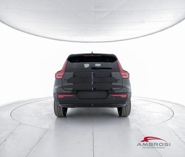 VOLVO XC40 BLACK EDITION B3 MILD HYBRID BEN - foto 6