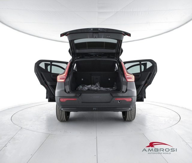 VOLVO XC40 BLACK EDITION B3 MILD HYBRID BEN - foto 7