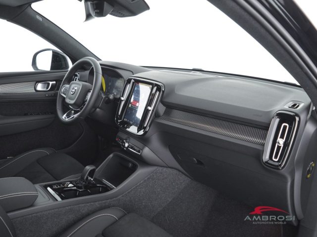 VOLVO XC40 BLACK EDITION B3 MILD HYBRID BEN - foto 12