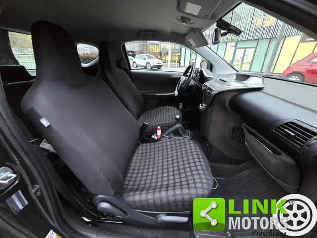 TOYOTA IQ 1.3 EXECUTIVE/KEYLESS /CLIMA AUT - foto 13