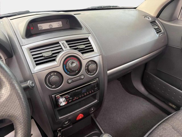 RENAULT MEGANE 1.9 DCI 130CV DYNAMIQUE - foto 10