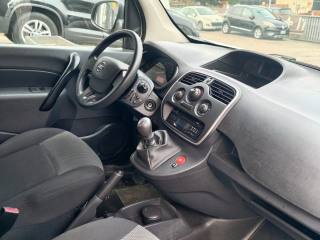 NISSAN NV250 usata, con Lettore CD