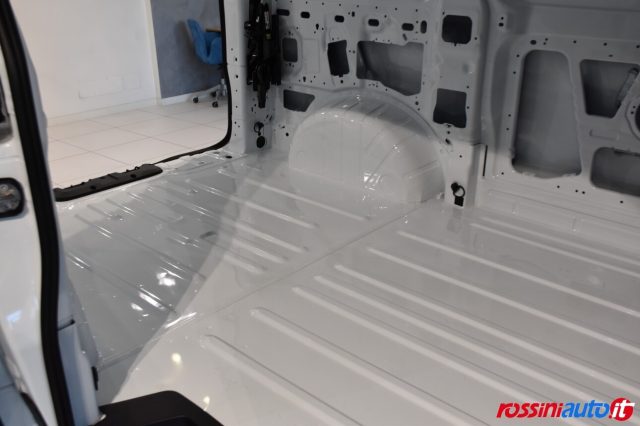 VOLKSWAGEN TRANSPORTER T7 2.0 TDI 150 CV 28Q L1 RETROCA - foto 40