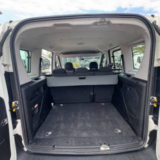 FIAT Doblo usata, con Sedile posteriore sdoppiato