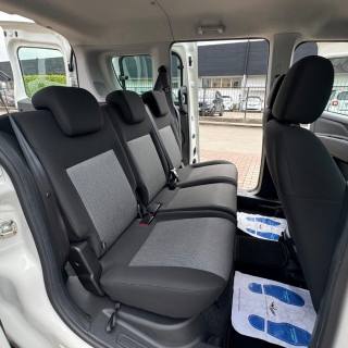 FIAT Doblo usata, con Isofix