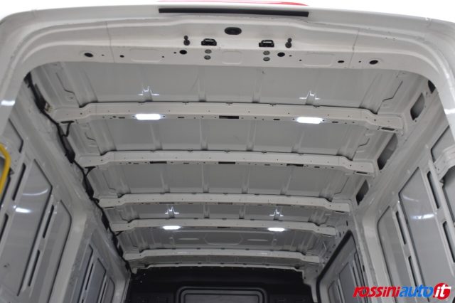 MAN TGE 3.140 3.5T 2.0 TDI 140 CV LIGHT  - foto 28