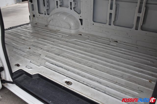 MAN TGE 3.140 3.5T 2.0 TDI 140 CV LIGHT  - foto 33