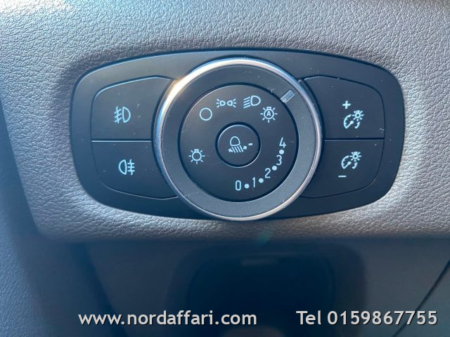 FORD Tourneo Custom - foto: 1