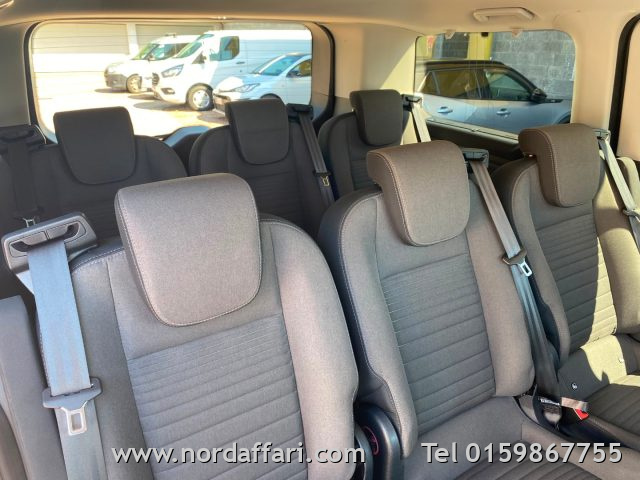 FORD Tourneo Custom - foto: 2
