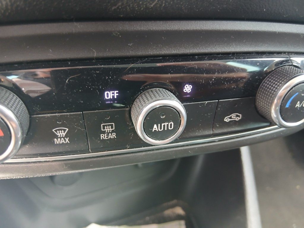 Immagine di OPEL Crossland X 1.2 Turbo 12V 110 CV Start&Stop aut. del 03/2019 km 117810
