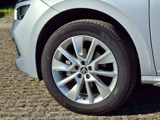 SKODA KAMIQ 1.0 TSI STYLE 110CV SOLO 27.000  - foto 14