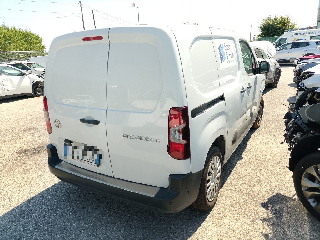 Immagine di TOYOTA Proace City 1.2 110 CV S&S del 07/2025 km 1388