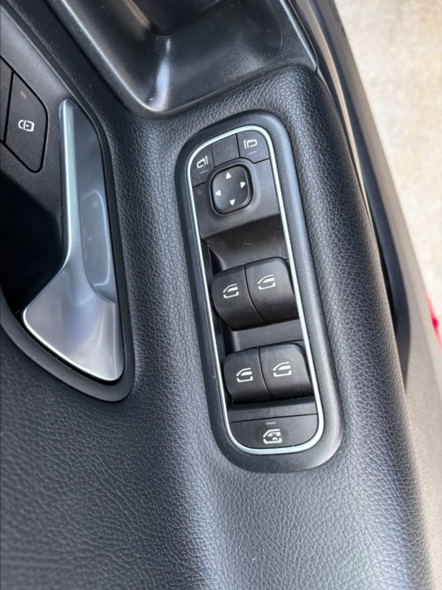 MERCEDES-BENZ CLA 200 D - foto 14