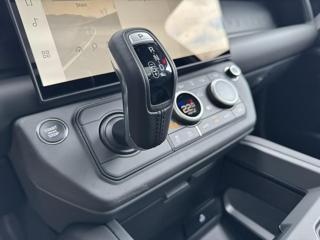 LAND ROVER Defender usata, con Servosterzo