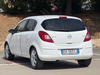 OPEL Corsa usata, con Autoradio