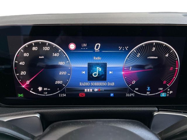 MERCEDES-BENZ GLB 200 D AUTOMATIC AMG LINE PREMIUM - foto 8