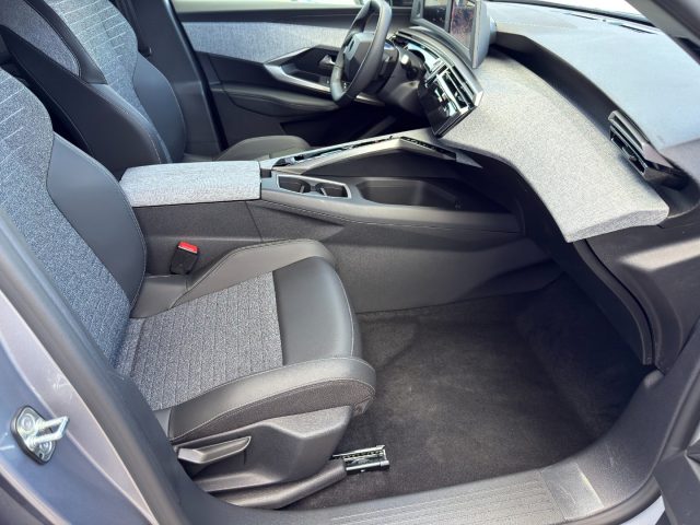 PEUGEOT 3008 HYBRID 145 E-DCS6 ALLURE - foto 8