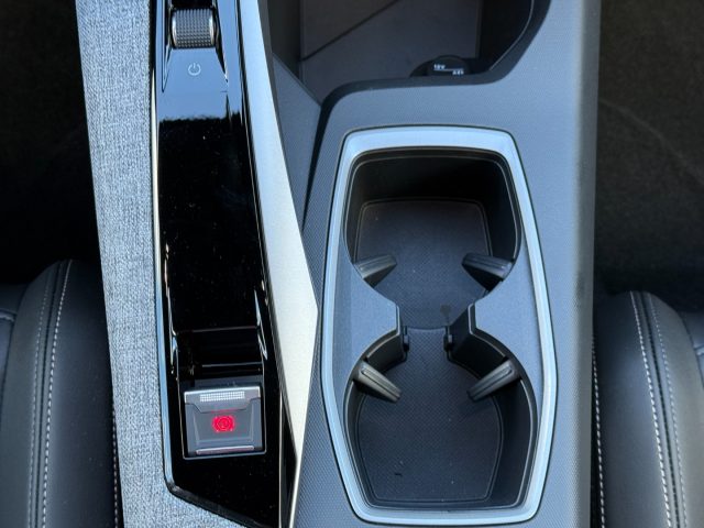 PEUGEOT 3008 HYBRID 145 E-DCS6 ALLURE - foto 17