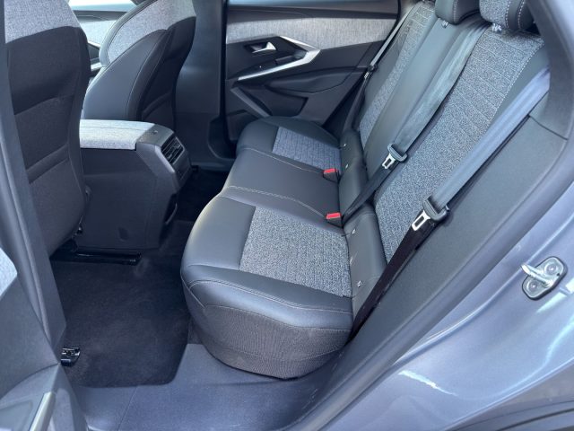 PEUGEOT 3008 HYBRID 145 E-DCS6 ALLURE - foto 25