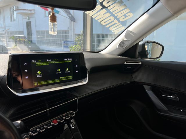 PEUGEOT 2008 usata, con Fari LED
