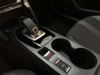 PEUGEOT 2008 usata, con Volante multifunzione