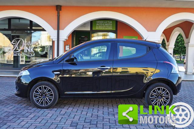 LANCIA Ypsilon usata, con Autoradio