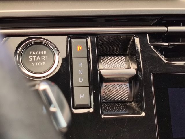 PEUGEOT 3008 HYBRID 136 E-DCS6 GT - foto 17