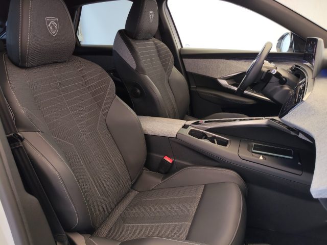 PEUGEOT 3008 HYBRID 136 E-DCS6 GT - foto 18