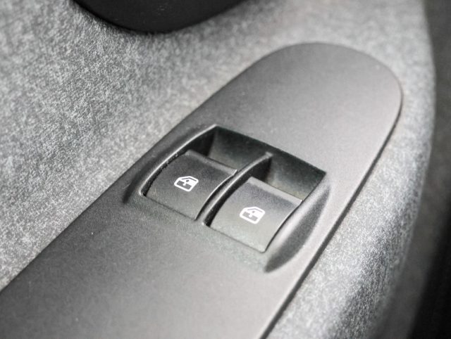 LANCIA YPSILON 1.0 FIREFLY S&S HYBRID SILVER *P - foto 23