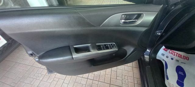 SUBARU IMPREZA 2.0D COMFORT - foto 9